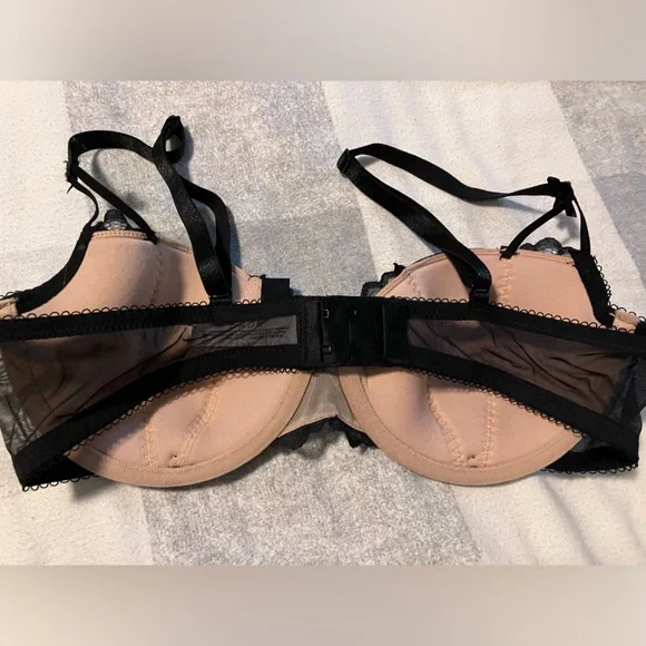 Sexy black lace bra with lace up accents! - Picture 3 of 4